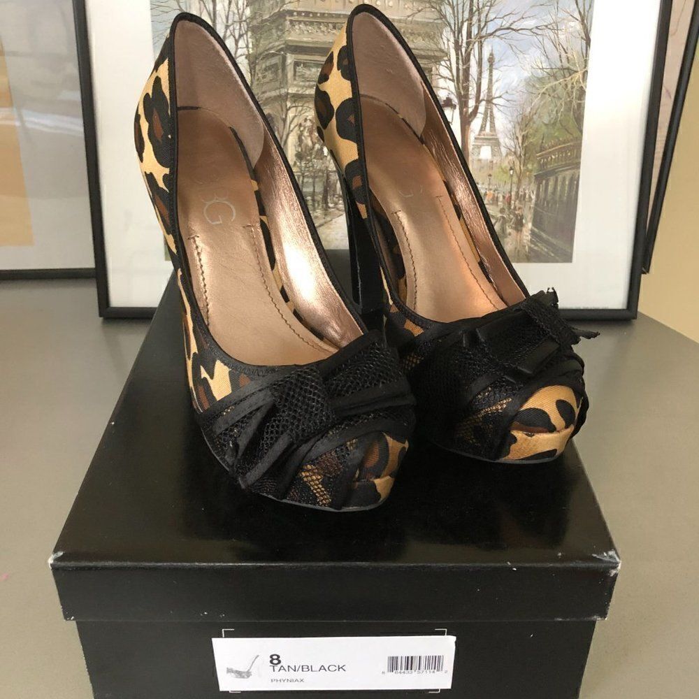 BCBG Paris Phynia Leopard Pump‎ - Picture 6 of 10